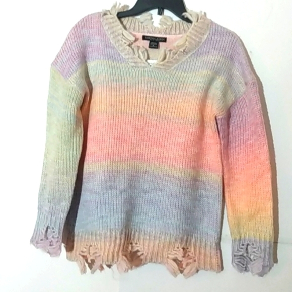 SABRINA LAUREN NEW YORK FRAYED EDGE V-NECK SWEATER SIZE MEDIUM NWT - Picture 2 of 9